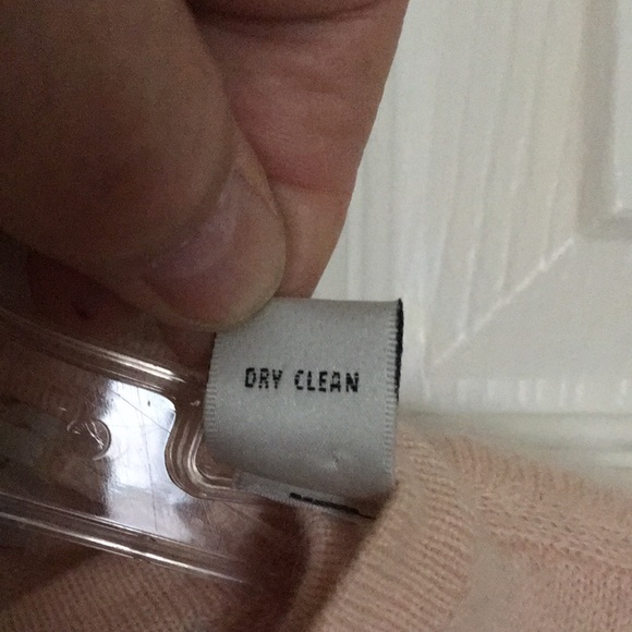 Valerie Stevens cashmere sweater and vest size medium in peach color. - Picture 11 of 12